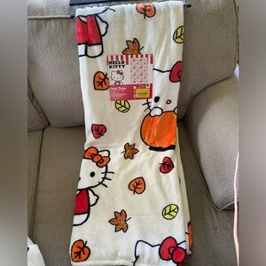 Hello Kitty Fall Leaves Pumpkin Throw Blanket